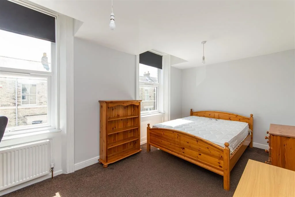 6 bedroom terraced house for rent