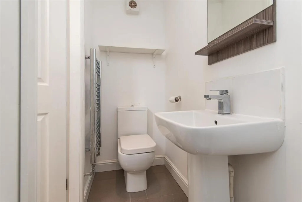 6 bedroom terraced house for rent