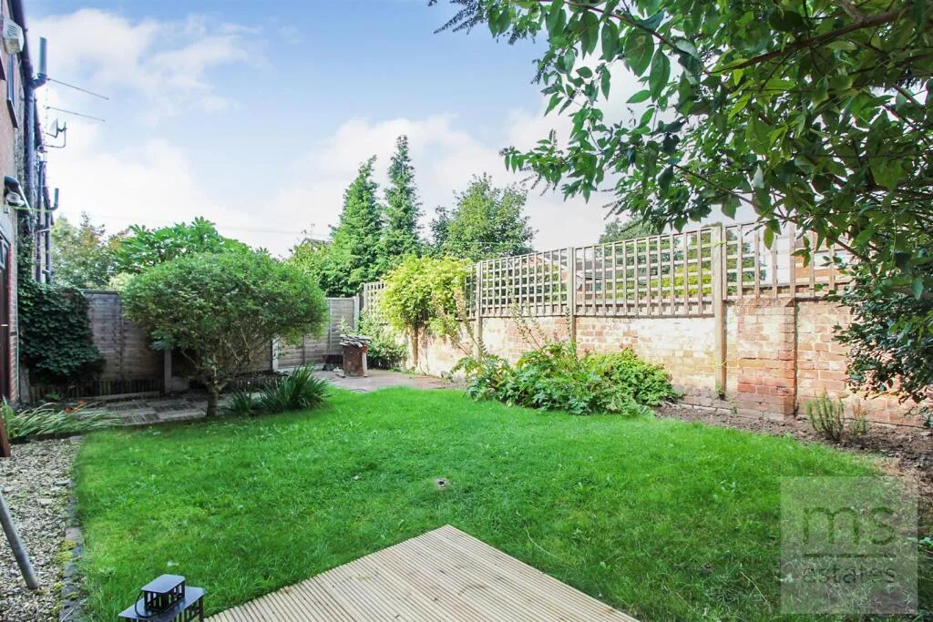 4 bedroom terraced house for rent