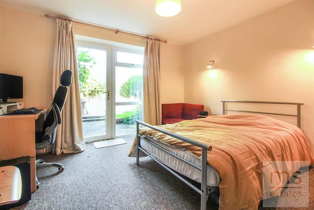 4 bedroom terraced house for rent