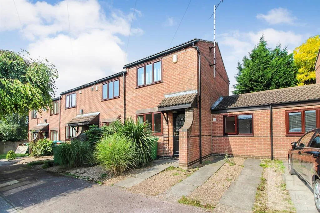 4 bedroom terraced house for rent
