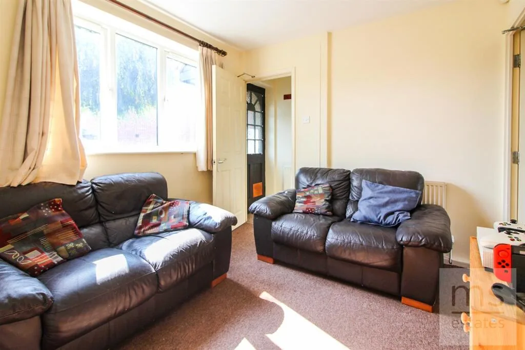 4 bedroom terraced house for rent