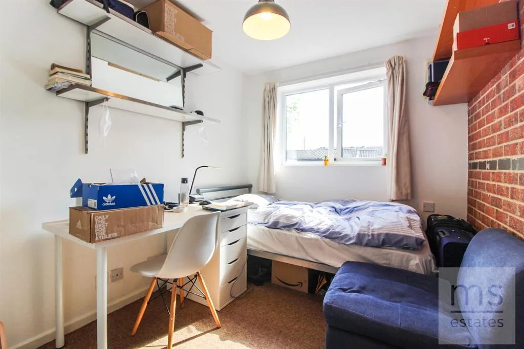 4 bedroom terraced house for rent