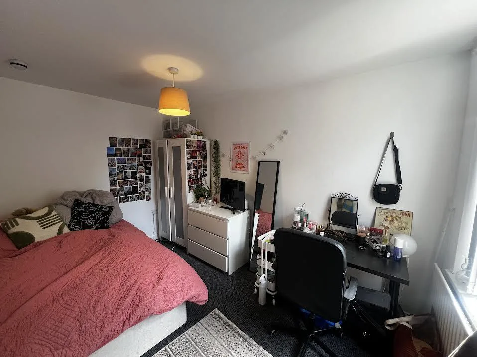 6 bedroom end of terrace house for rent