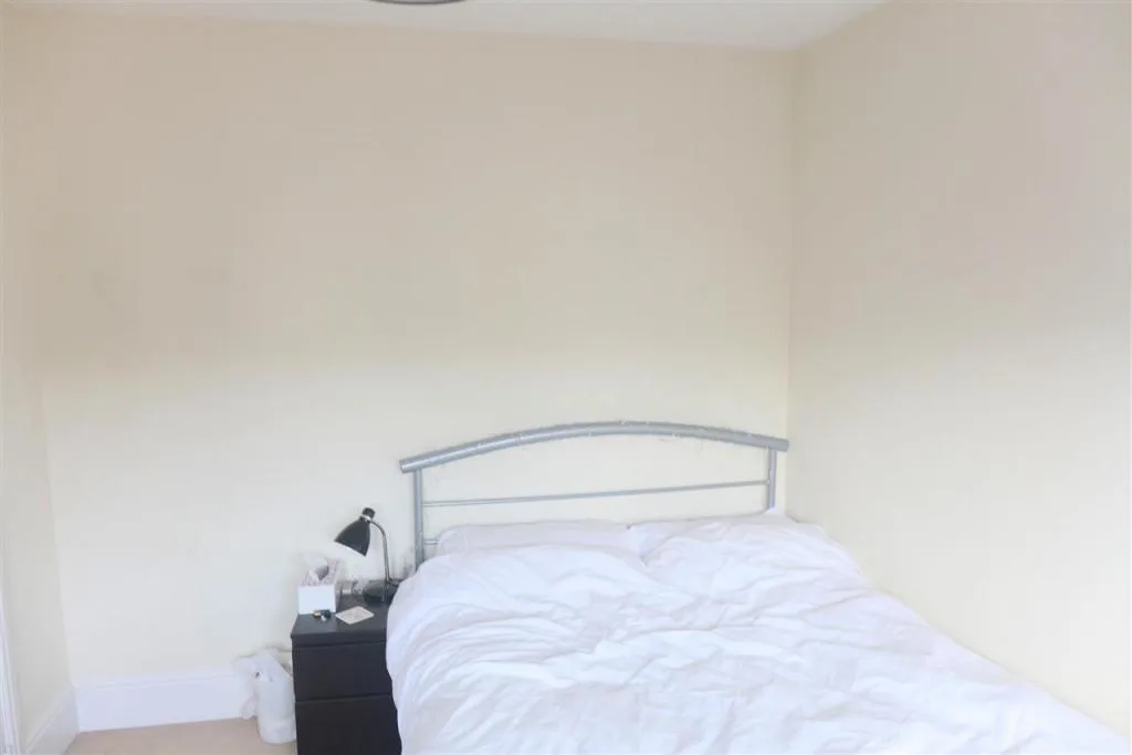 5 bedroom detached house for rent