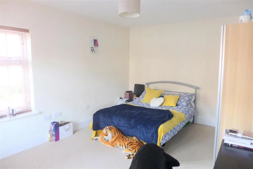 5 bedroom detached house for rent