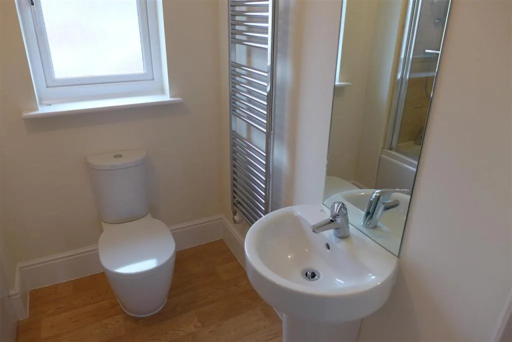 5 bedroom detached house for rent