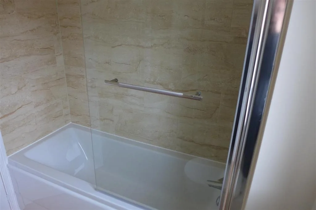 5 bedroom detached house for rent