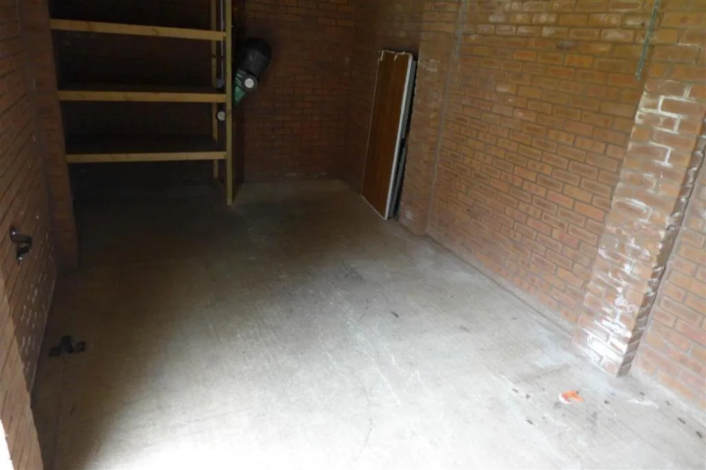 5 bedroom detached house for rent