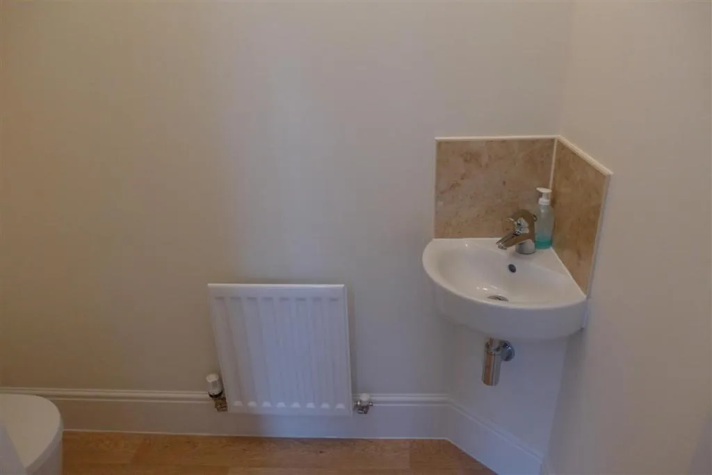 5 bedroom detached house for rent
