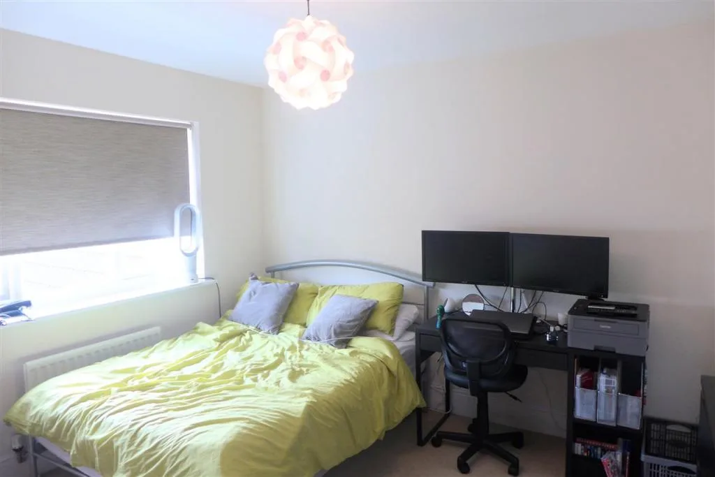 5 bedroom detached house for rent