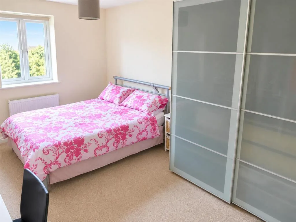 5 bedroom detached house for rent