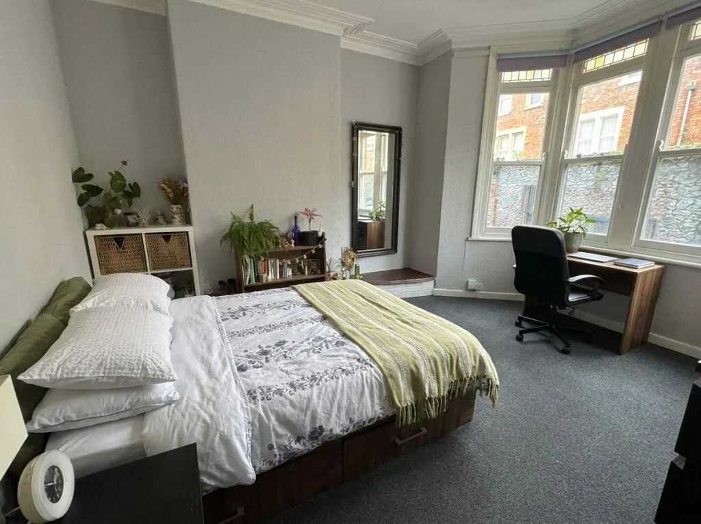 8 bedroom house for rent