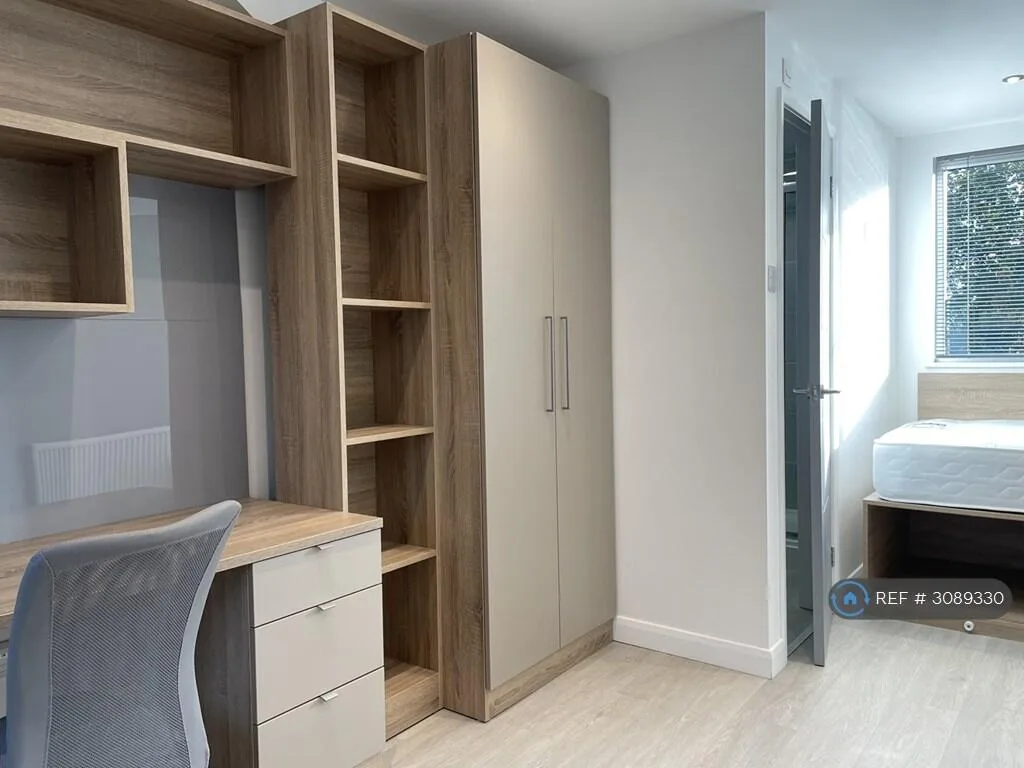 7 bedroom detached house for rent