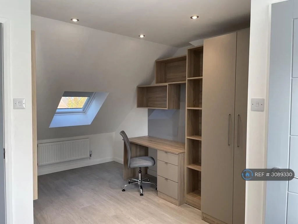 7 bedroom detached house for rent
