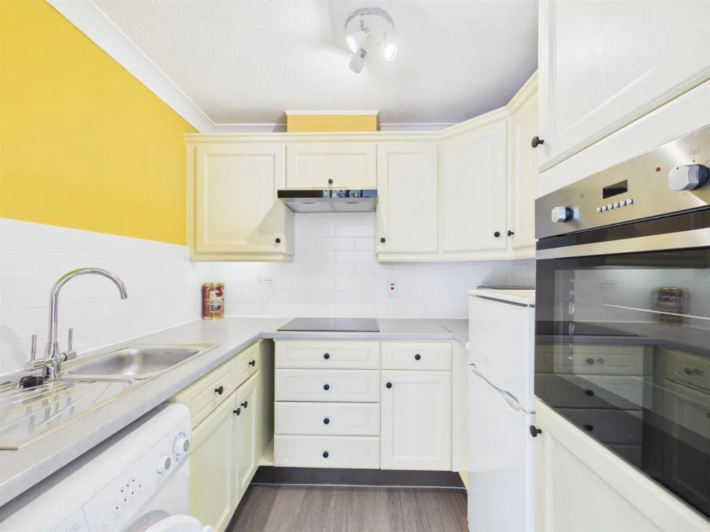 1 bedroom retirement property for rent