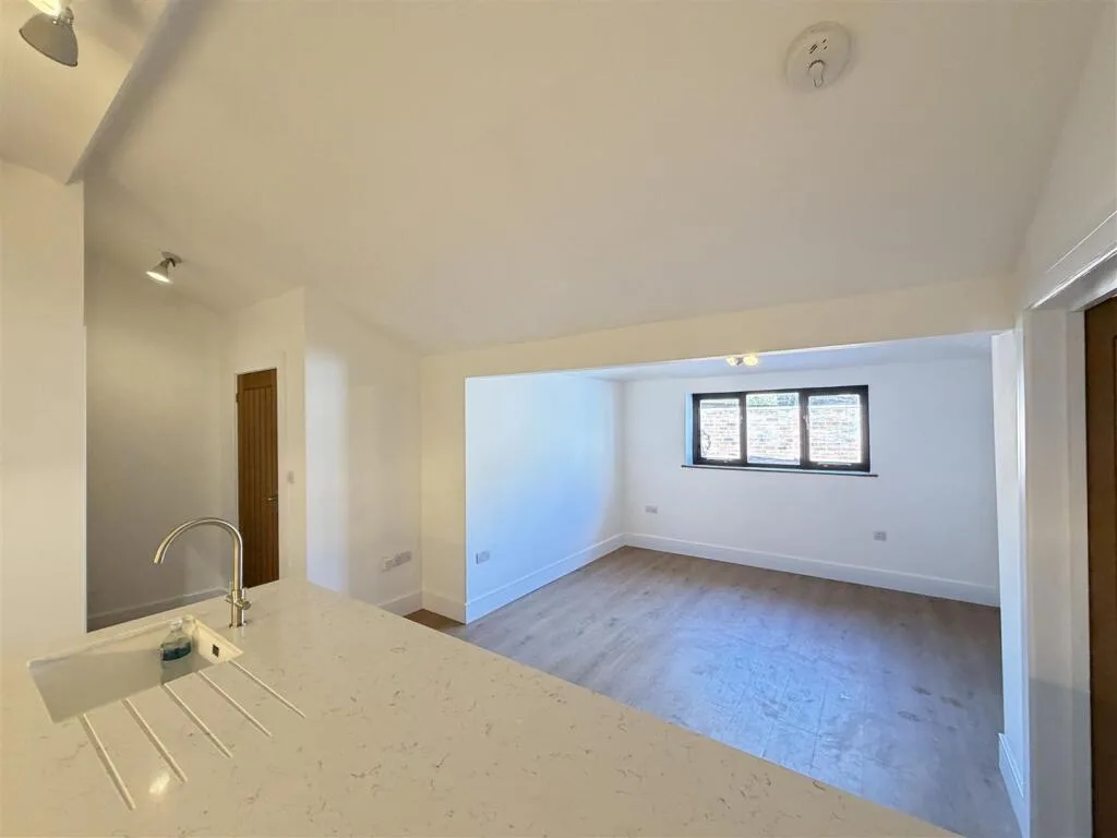 1 bedroom detached bungalow for rent