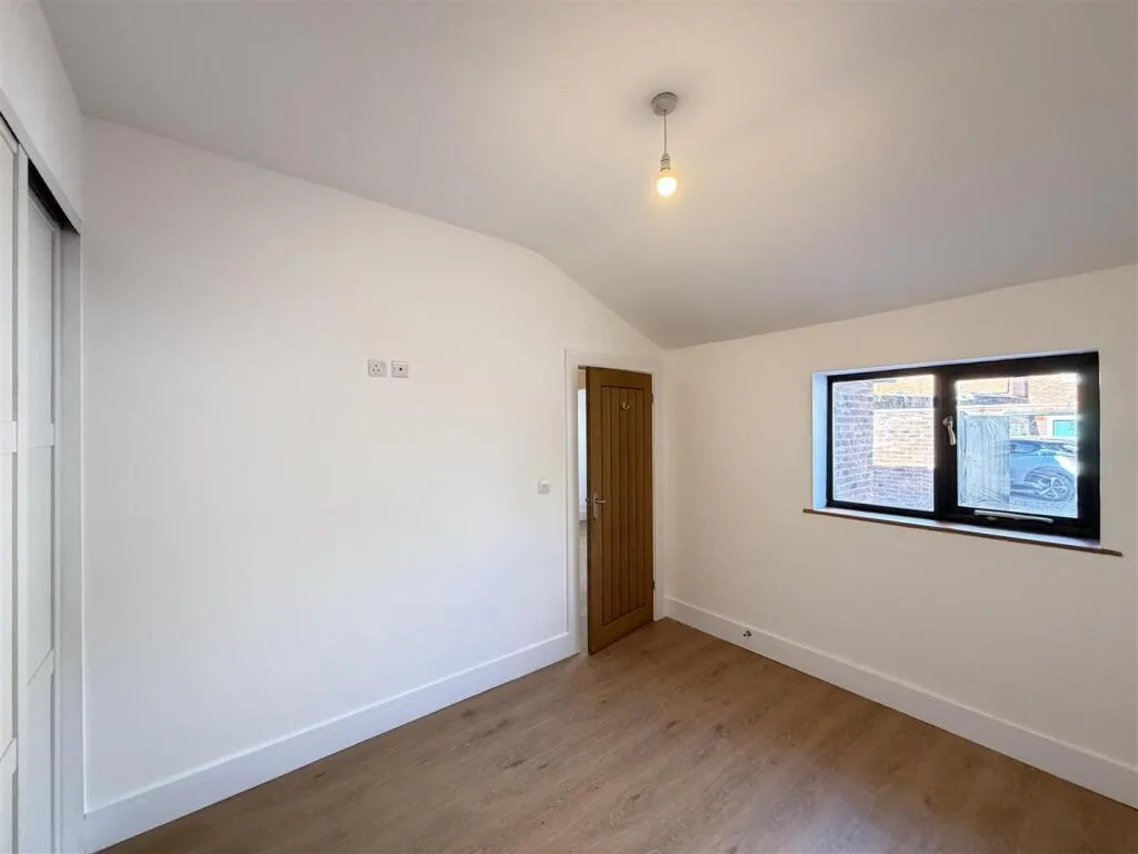 1 bedroom detached bungalow for rent