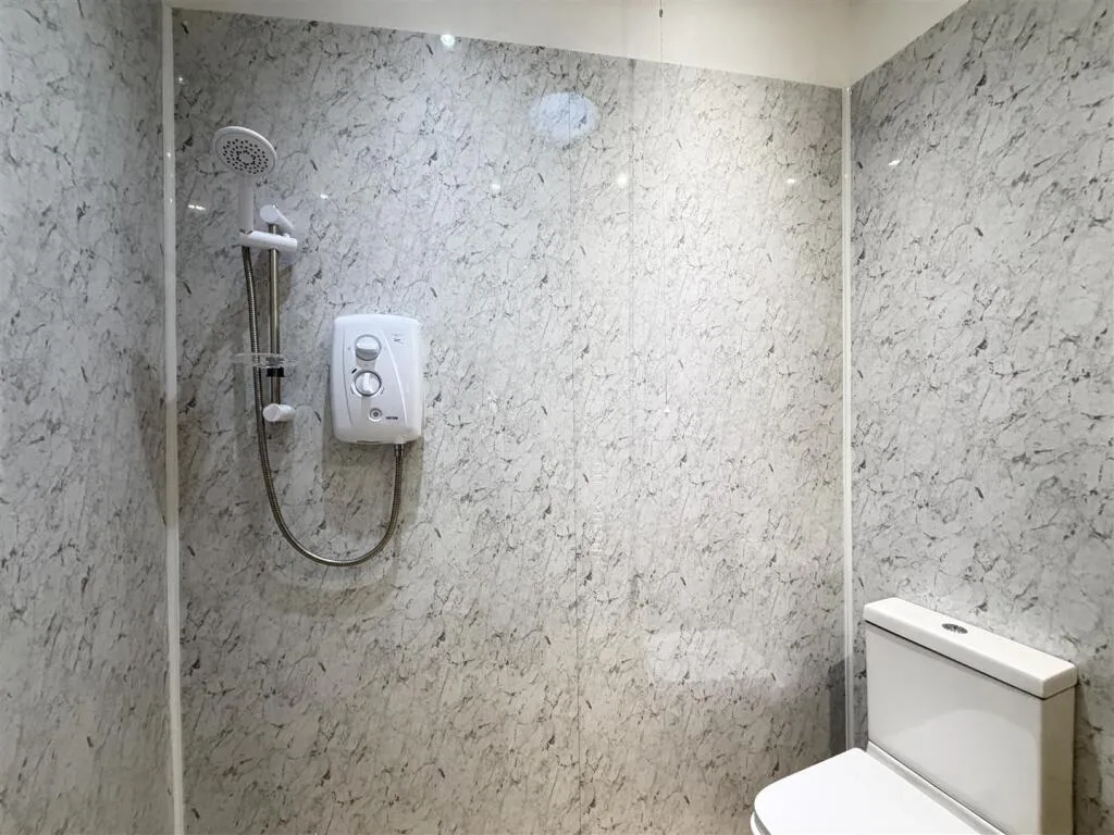 1 bedroom detached bungalow for rent