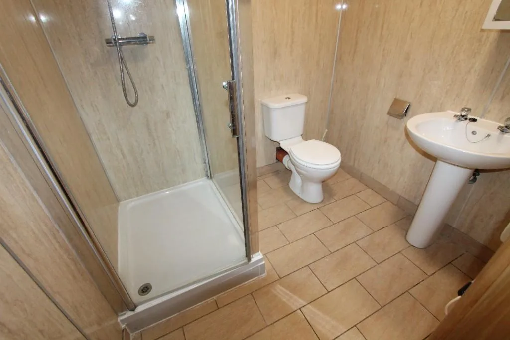 6 bedroom apartment for rent
