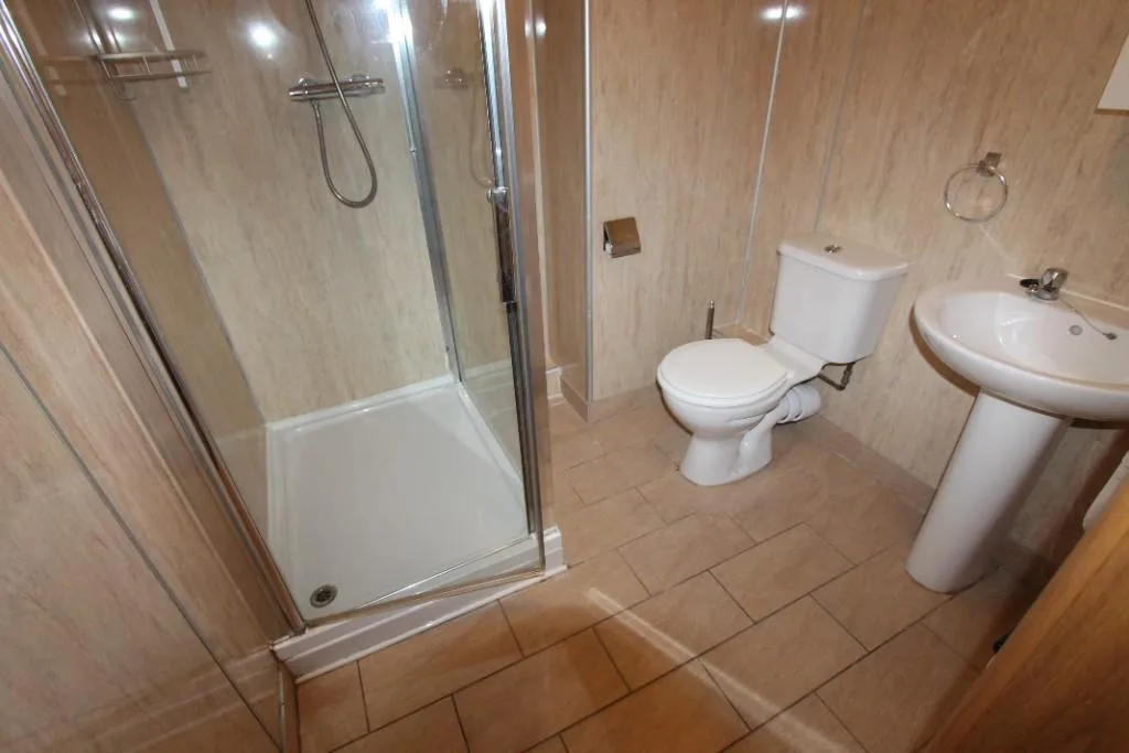 6 bedroom apartment for rent