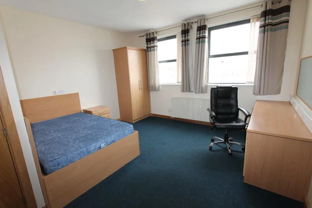 6 bedroom apartment for rent