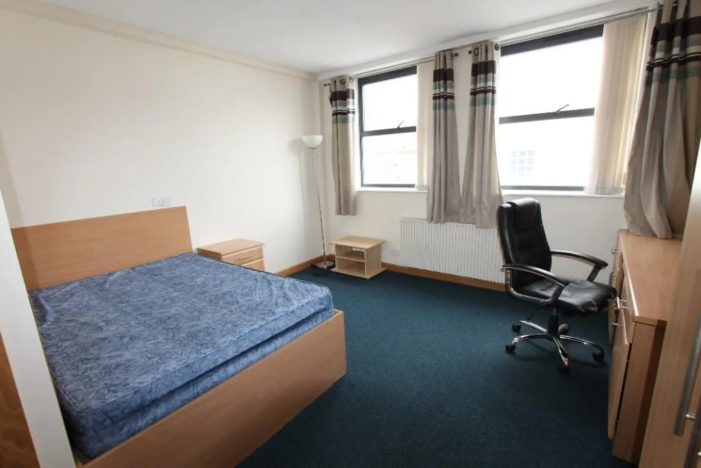 6 bedroom apartment for rent