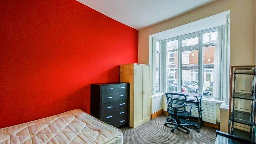 6 bedroom terraced house for rent