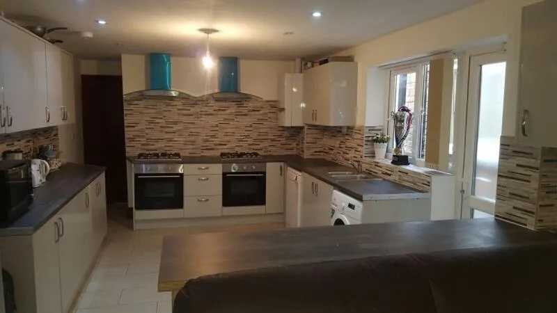 9 bedroom terraced house for rent