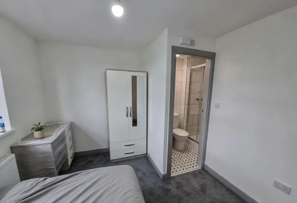 8 bedroom terraced house for rent