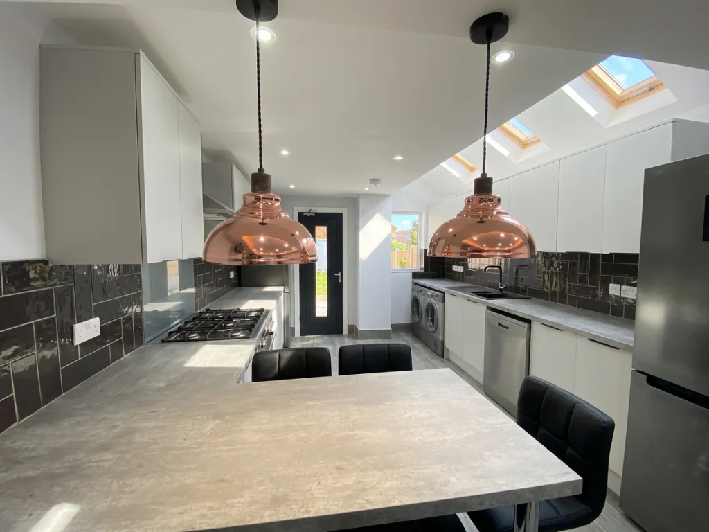 6 bedroom house for rent