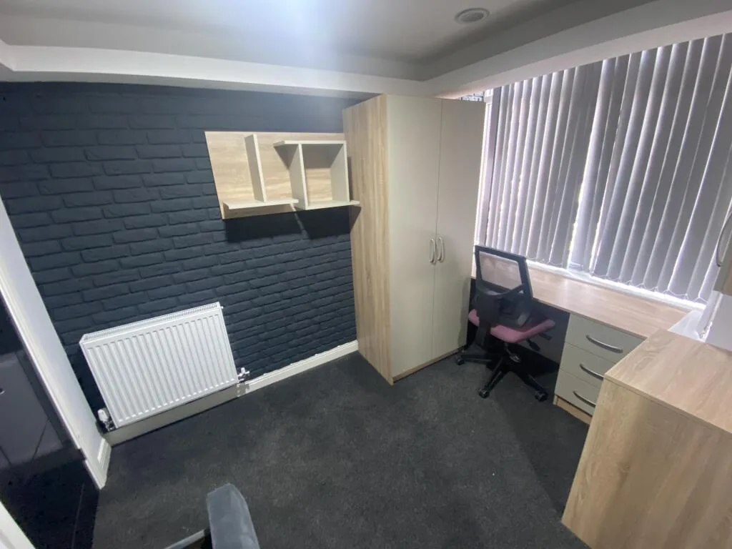 6 bedroom house for rent