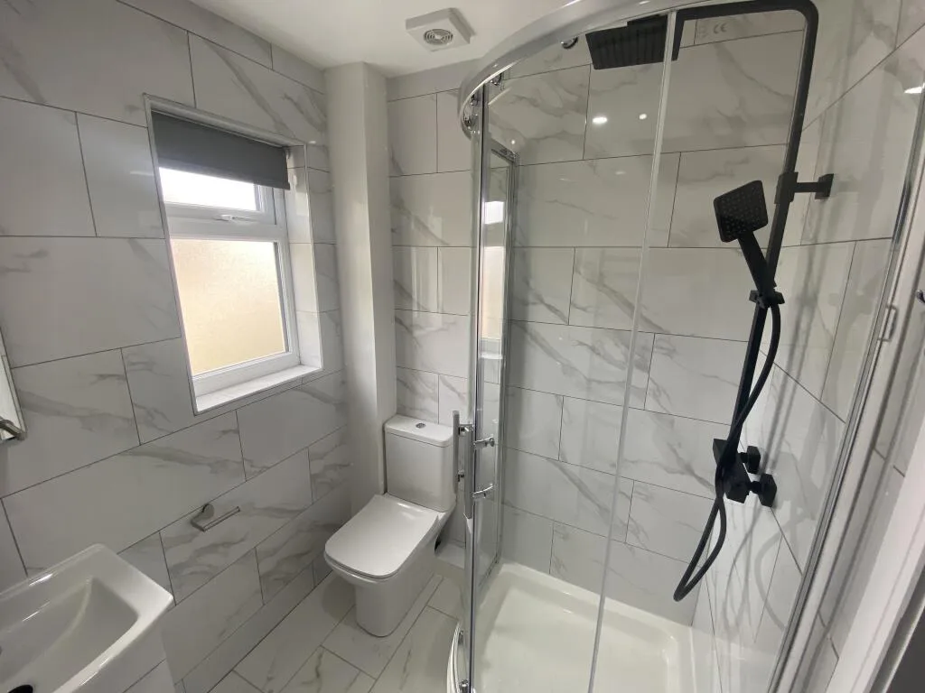 6 bedroom house for rent