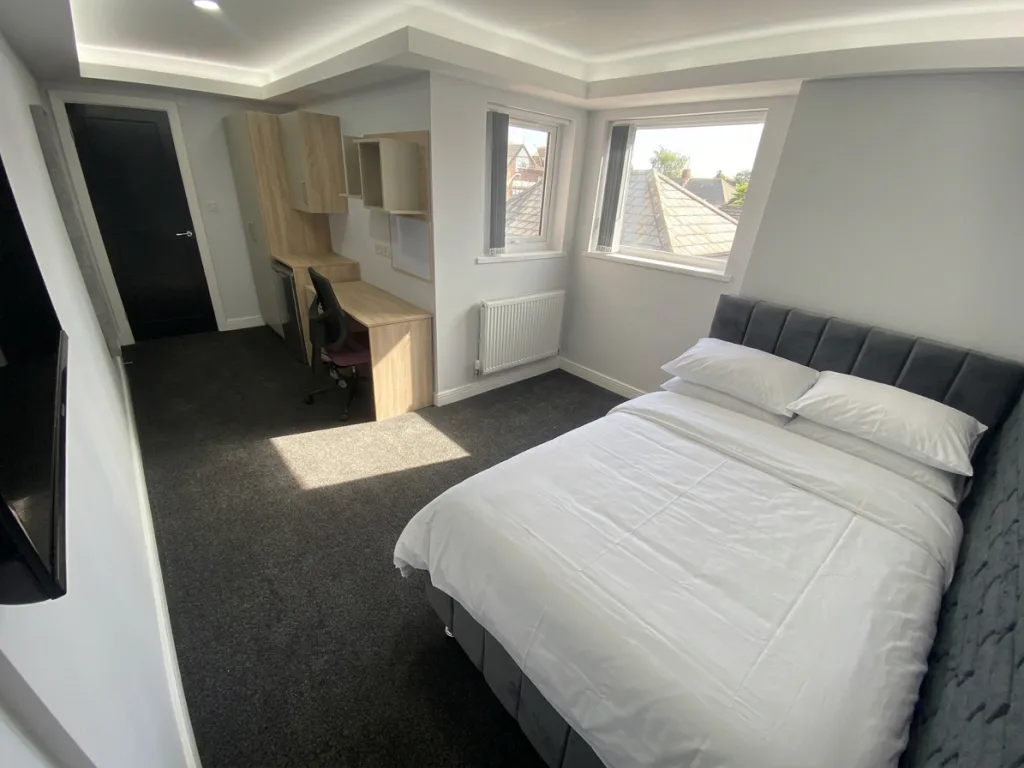 6 bedroom house for rent