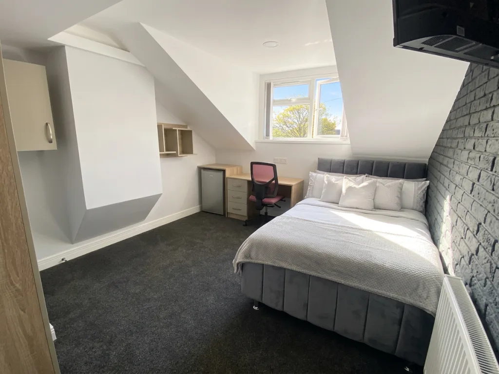 6 bedroom house for rent