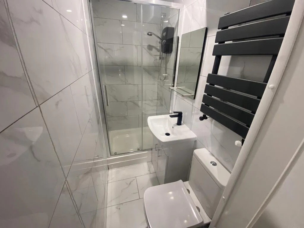 6 bedroom house for rent
