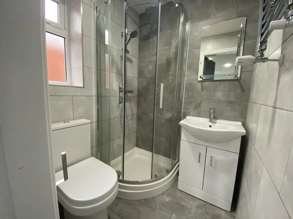 6 bedroom house for rent