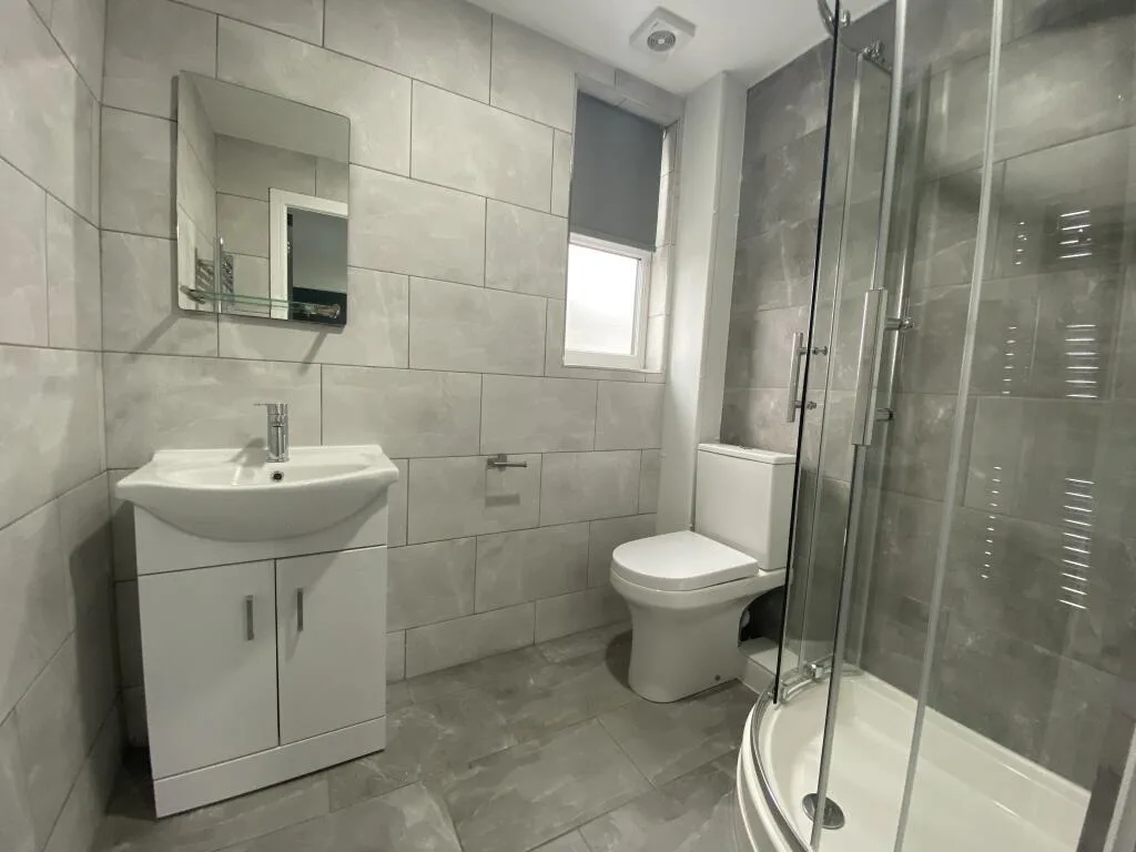 6 bedroom house for rent
