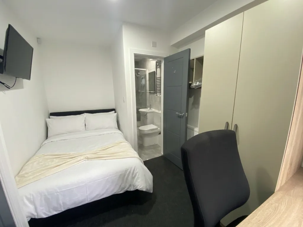 6 bedroom house for rent