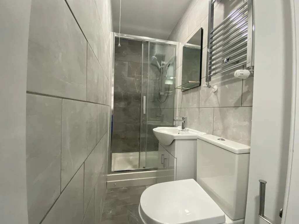 6 bedroom house for rent
