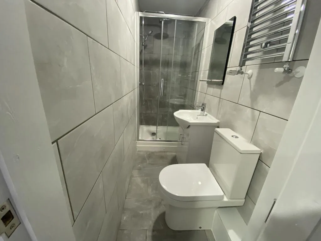 6 bedroom house for rent
