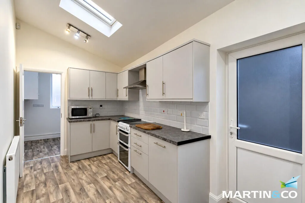 4 bedroom semi-detached house for rent