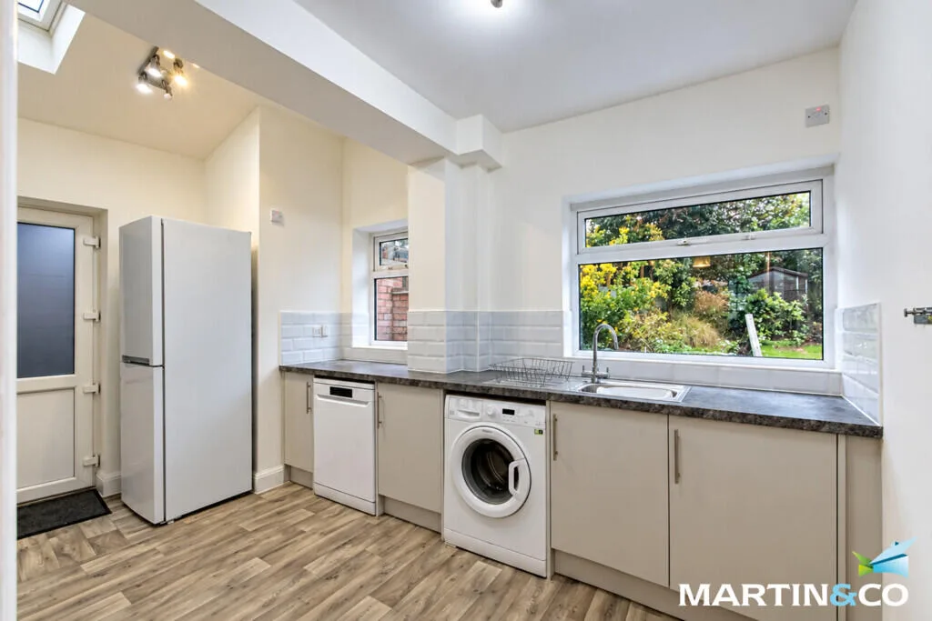 4 bedroom semi-detached house for rent