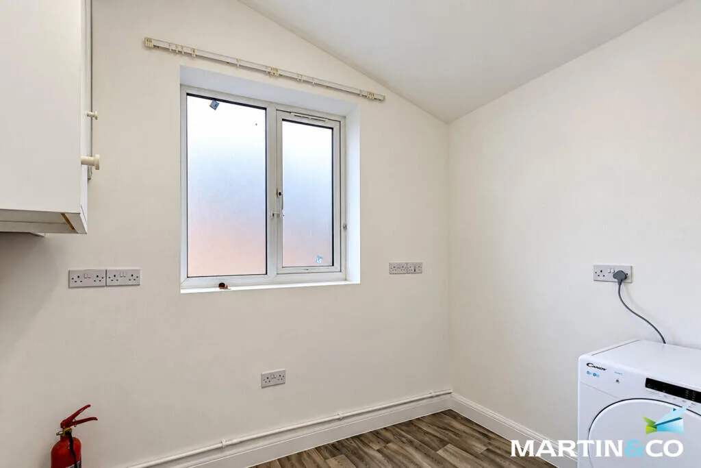 4 bedroom semi-detached house for rent