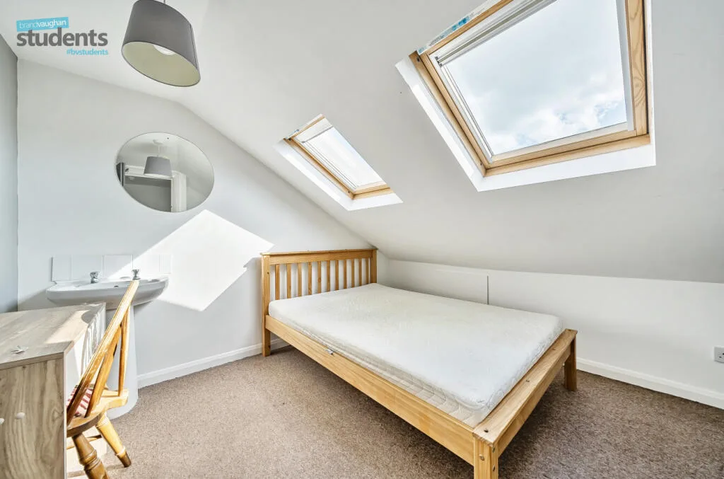 7 bedroom terraced house for rent