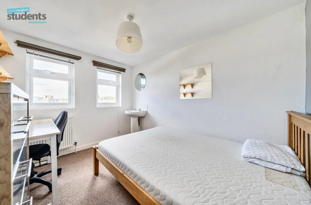 7 bedroom terraced house for rent