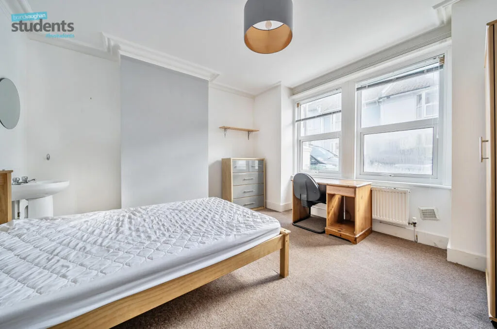 7 bedroom terraced house for rent