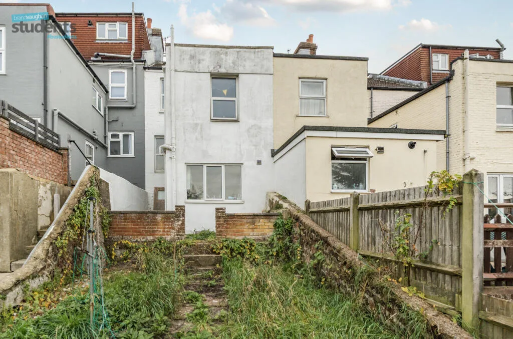 4 bedroom terraced house for rent