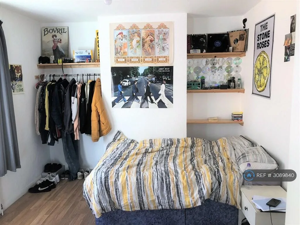 5 bedroom terraced house for rent