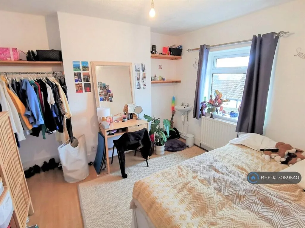 5 bedroom terraced house for rent